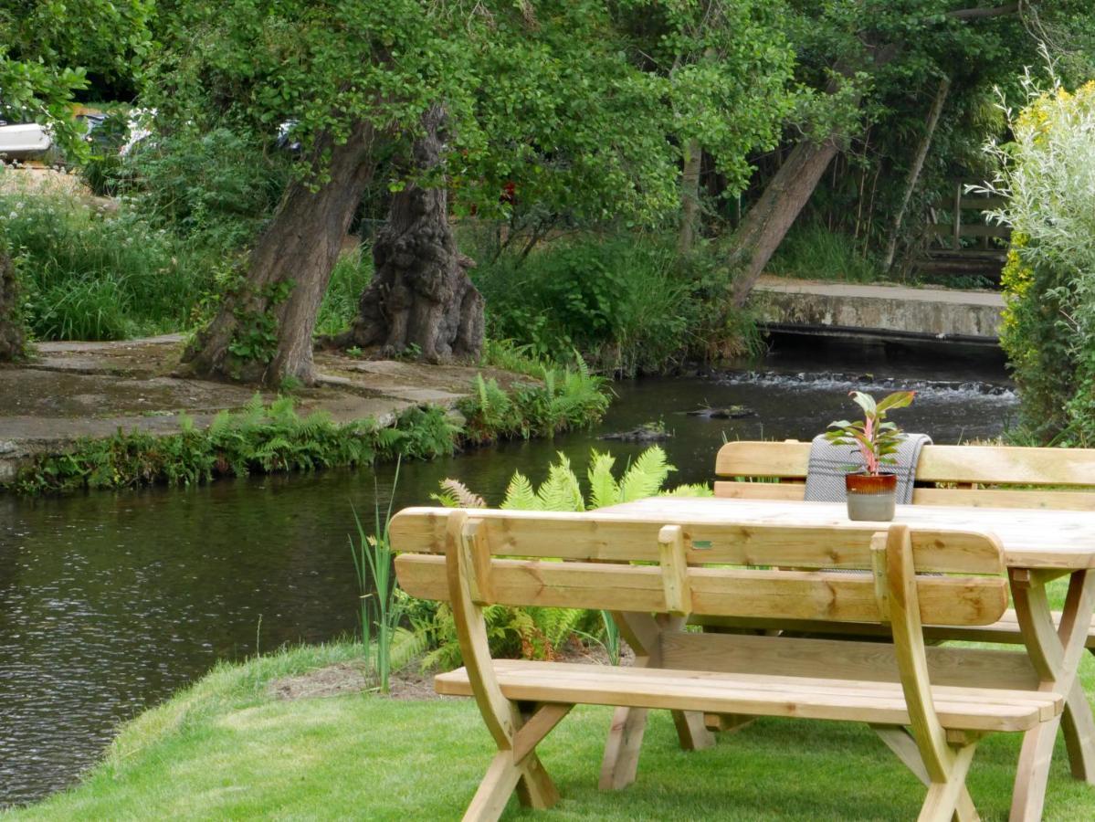 The Drummond At Albury Guildford Esterno foto