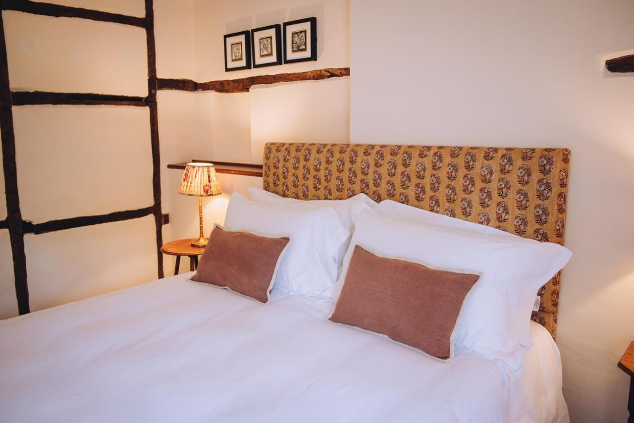 The Drummond At Albury Guildford Esterno foto