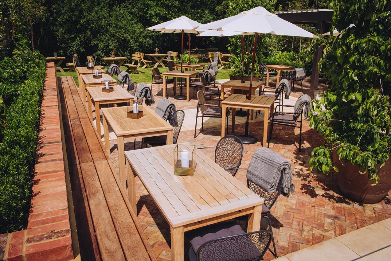 The Drummond At Albury Guildford Esterno foto